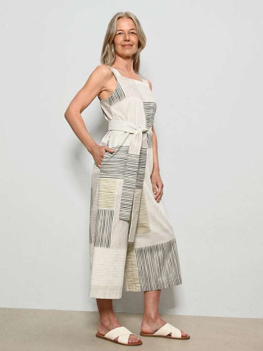 Sewing Pattern Summer Jumpsuit with Straps – Detail view