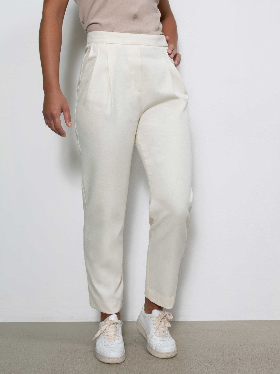 Sewing Pattern Pleated Trousers with Slim Leg – Detail view