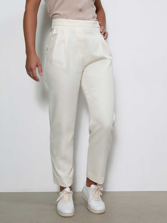 Sewing Pattern Pleated Trousers with Slim Leg – Detail view