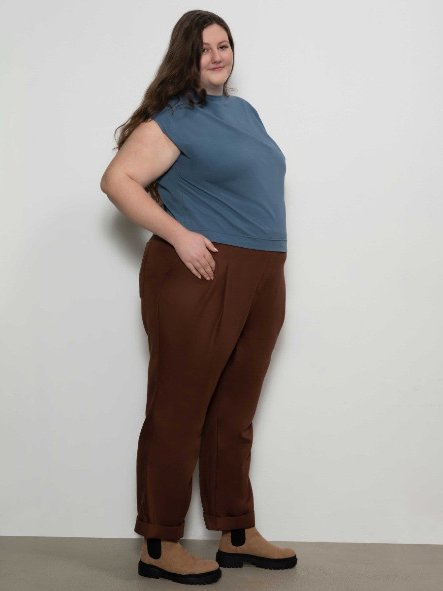 Sewing Pattern Pleated Trousers with Slim Leg – View 6