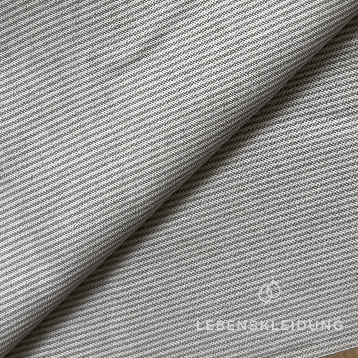 Re-Life Oxford Shirt Fabric - Light Grey - White sample – Close-up