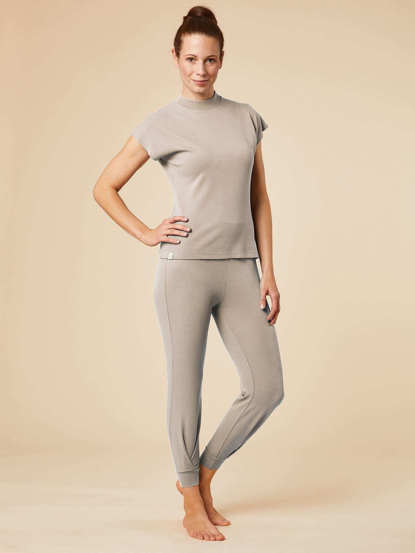 Re-Life Performance Interlock Stoff mit Ecovero Taupe