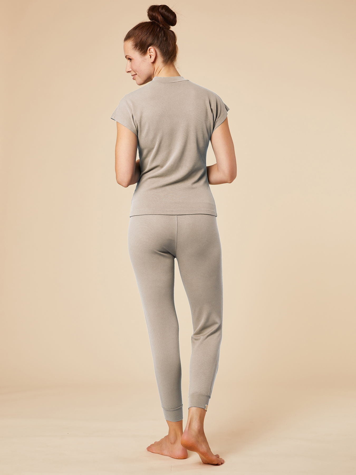 Re-Life Performance Interlock Stoff mit Ecovero Taupe