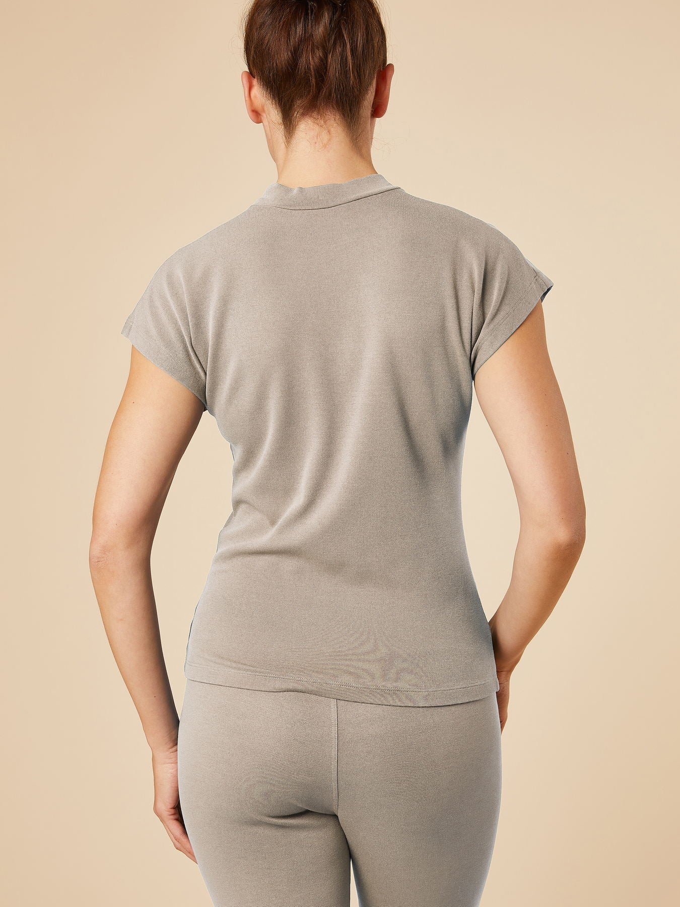 Re-Life Performance Interlock Stoff mit Ecovero Taupe