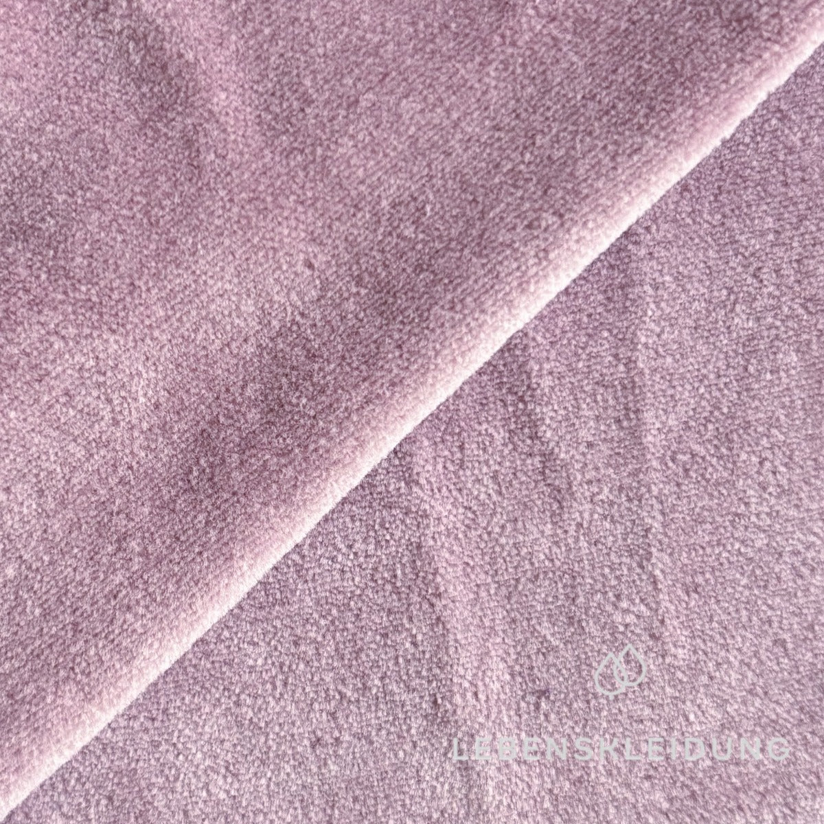 Re-Life Weicher Bio-Baumwolle Nicki Velour - Malve Muster – Detailansicht