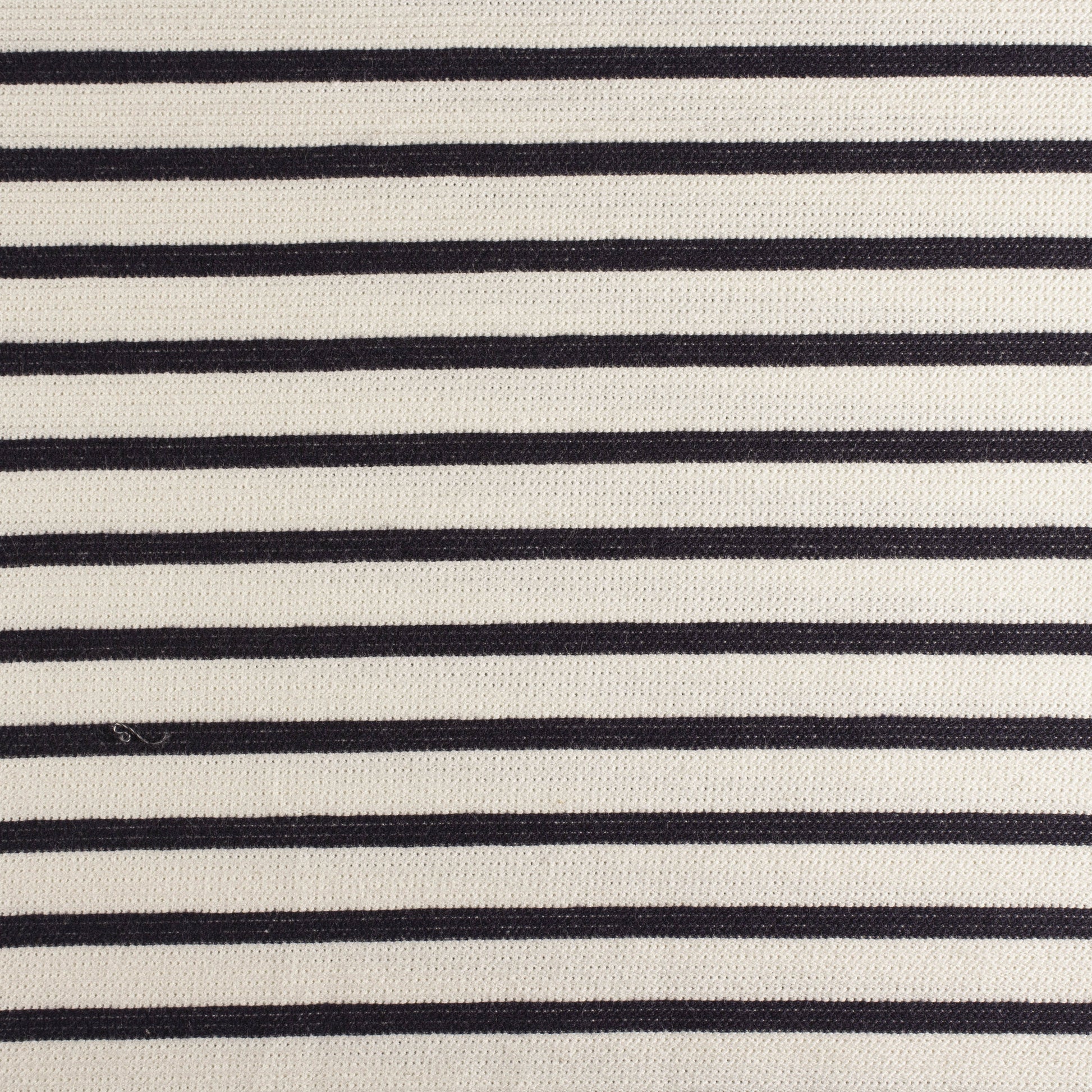 Maillot rayé Re-Life - larges rayures - blanc cassé/marine – Gros plan