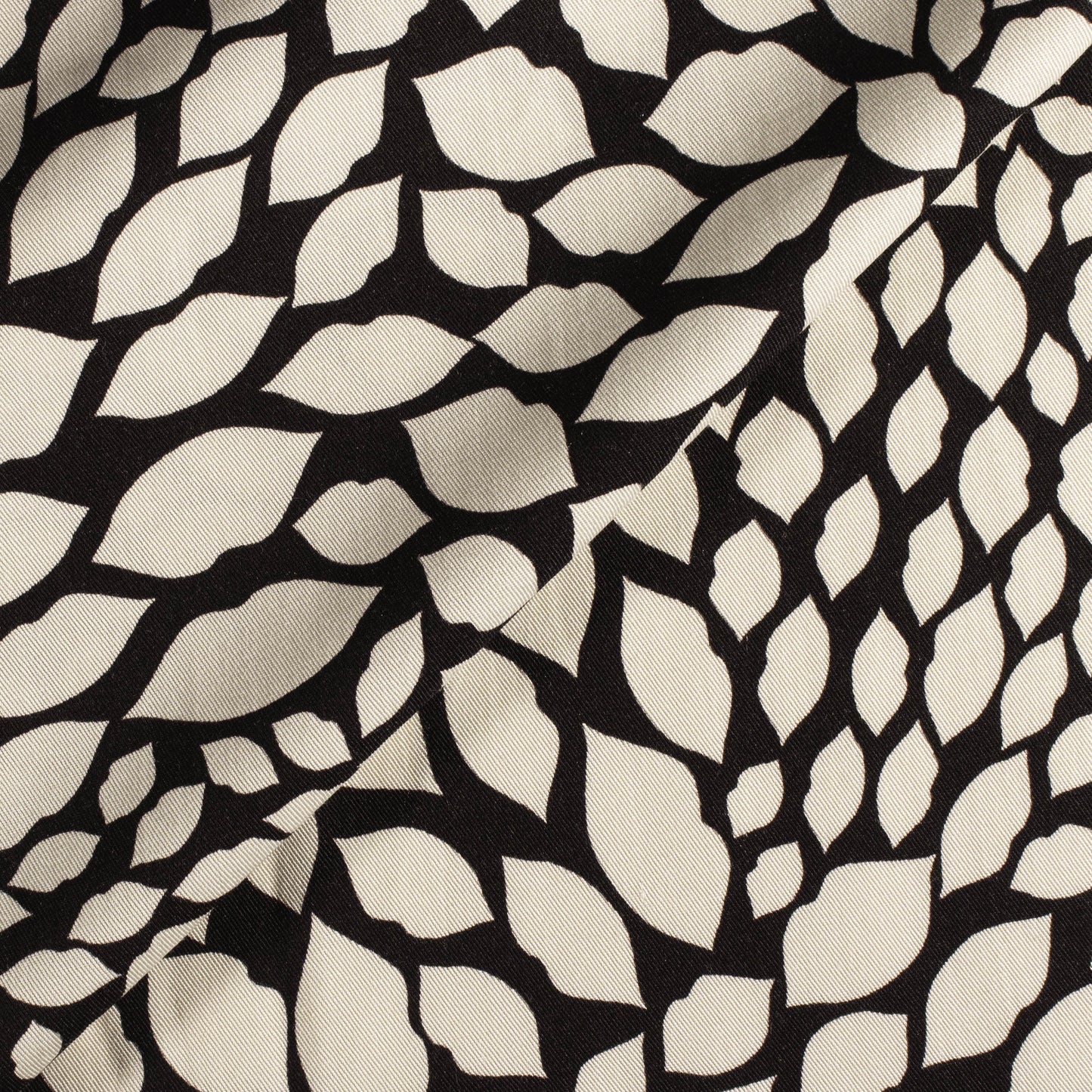Re-Life Tencel Twill - Love Kiss Muster