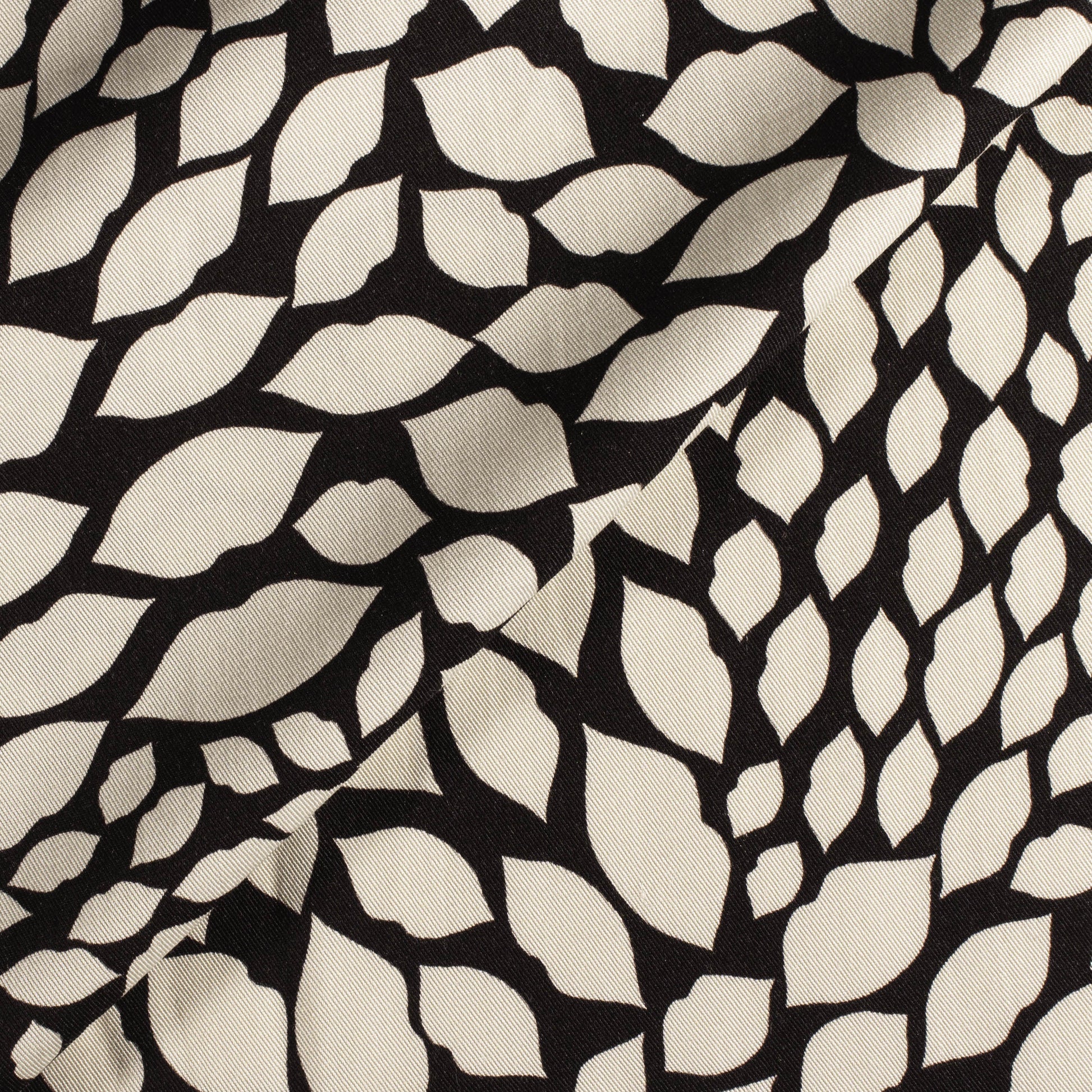 Re-Life Tencel Twill - Love Kiss Muster